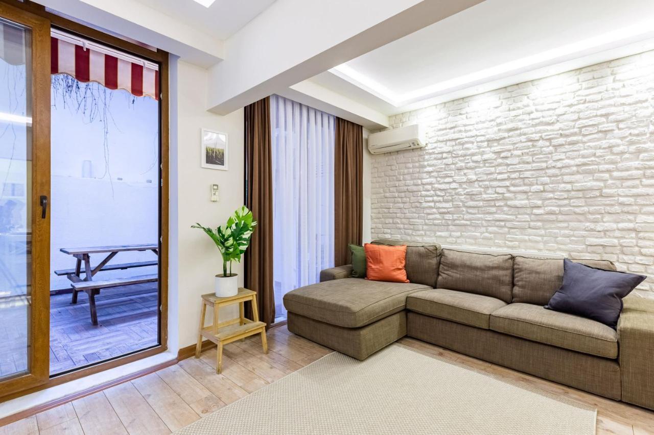 Missafir Exquisite Flat With Backyard And Excellent Location Near Trendy Attractions In Nisantasi, Sisli Appartement Istanboel
