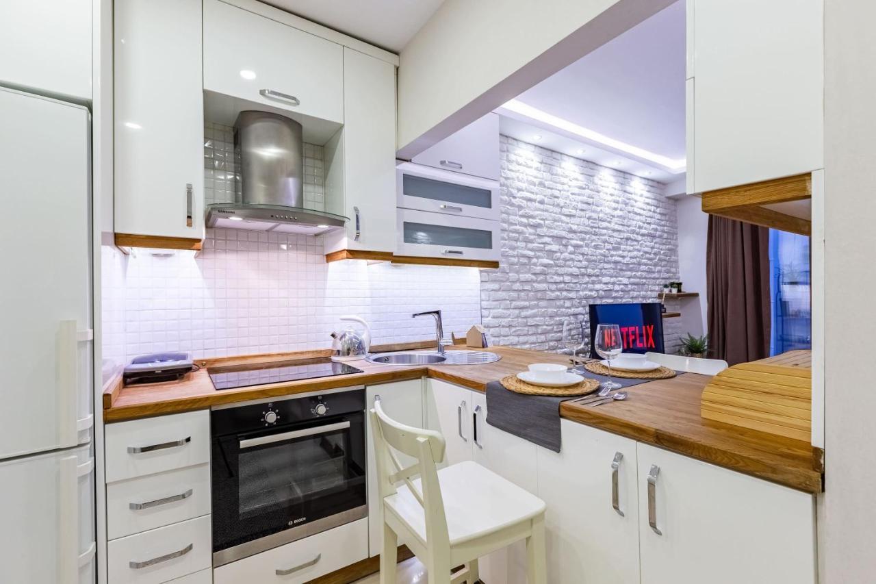 Missafir Exquisite Flat With Backyard And Excellent Location Near Trendy Attractions In Nisantasi, Sisli *